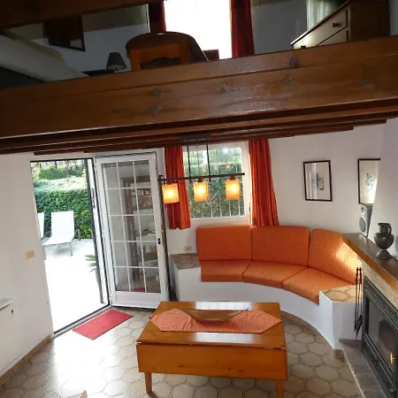 Semesterbostad Casa Luc Denia